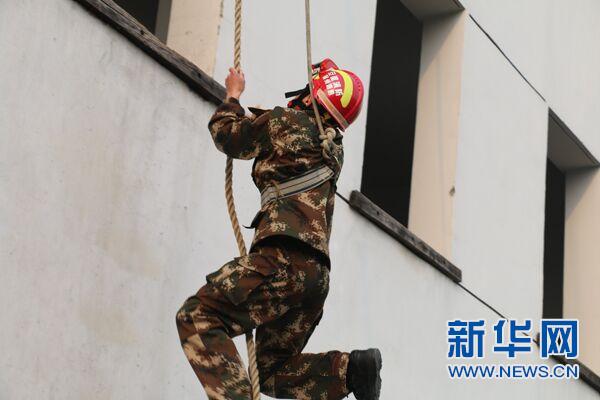 一位士兵能為時(shí)代做些什么——安徽“雷鋒式”消防戰(zhàn)士梁朝朋的故事